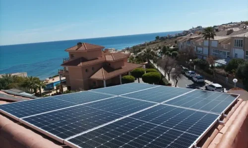 instalacion de paneles solares fotovoltaicos para autoconsumo en hogar particular